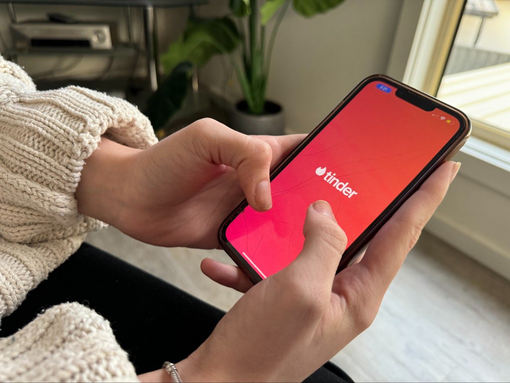 An epidemic of bad dates: superficial apps are dumbing down Adelaide’s dating&nbsp;scene